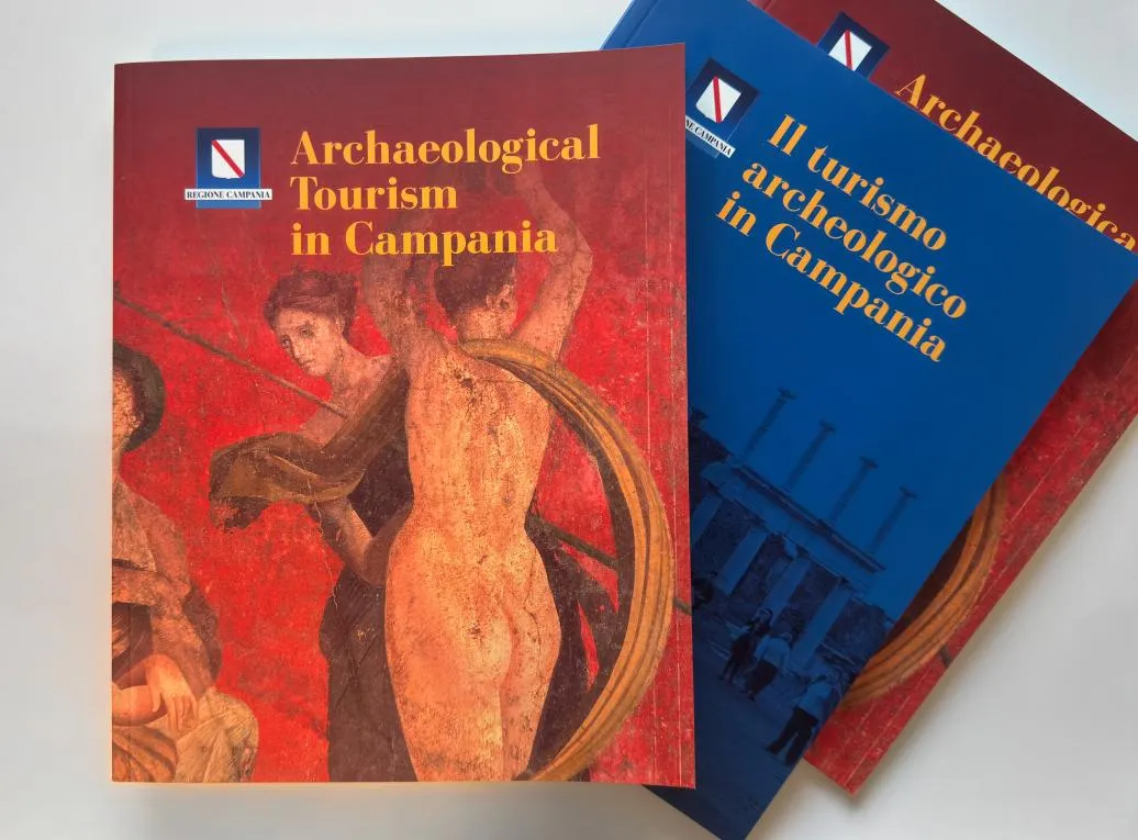 Copertine delle pubblicazioni «Archaeological Tourism in Campania» e «Il turismo archeologico in Campania»